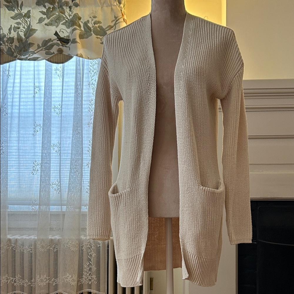Beautiful Universal Thread 100% Cotton Women's Cream Cardigan
